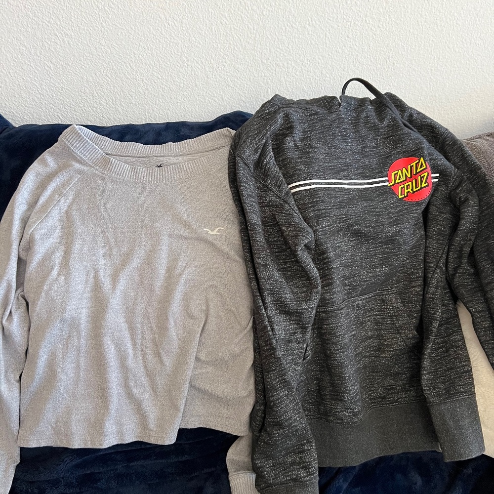 Bundle! Hollis tee Sweater and Santa Cruz Hoodie